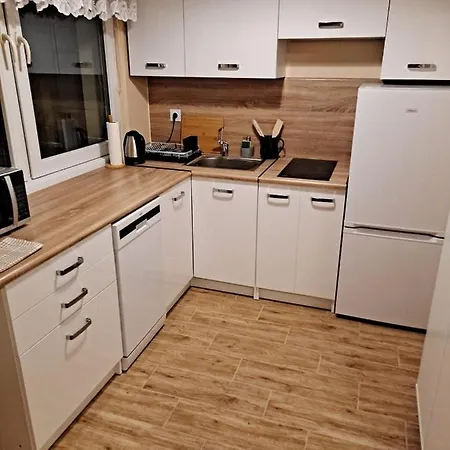 Olivia يلينيا غورا